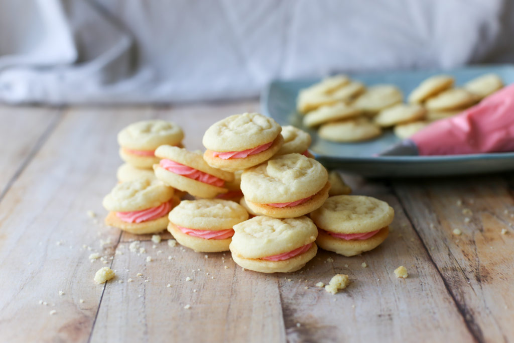 vanilla cream sandwich cookies