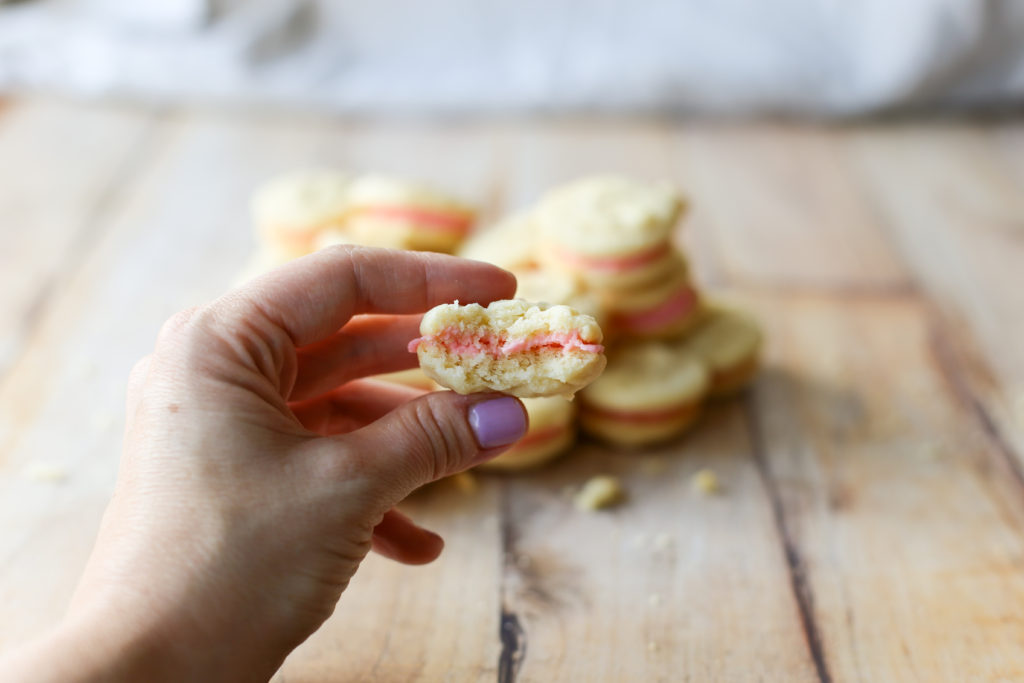 vanilla cream sandwich cookies